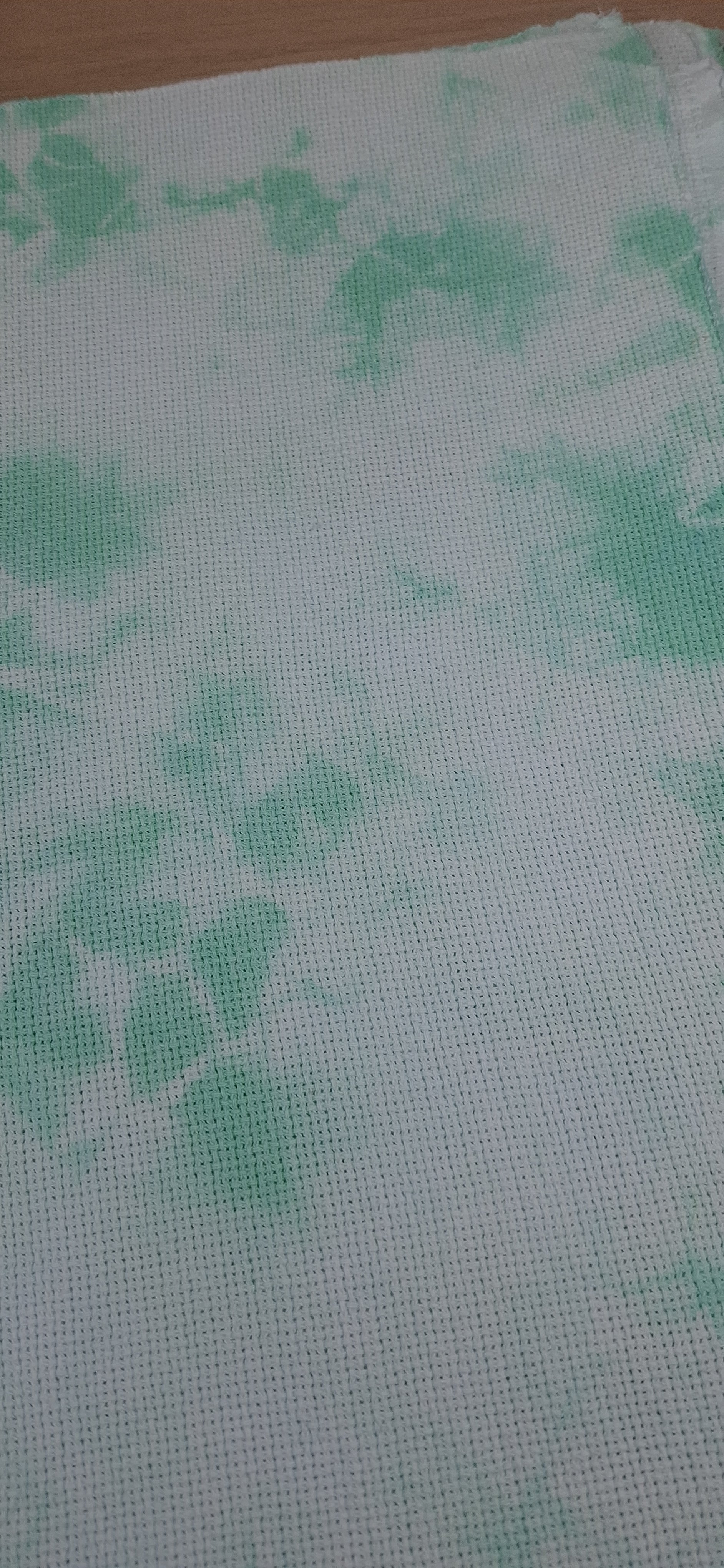 Tela Aida para bordado punto de cruz, color verde efecto marmoleado
