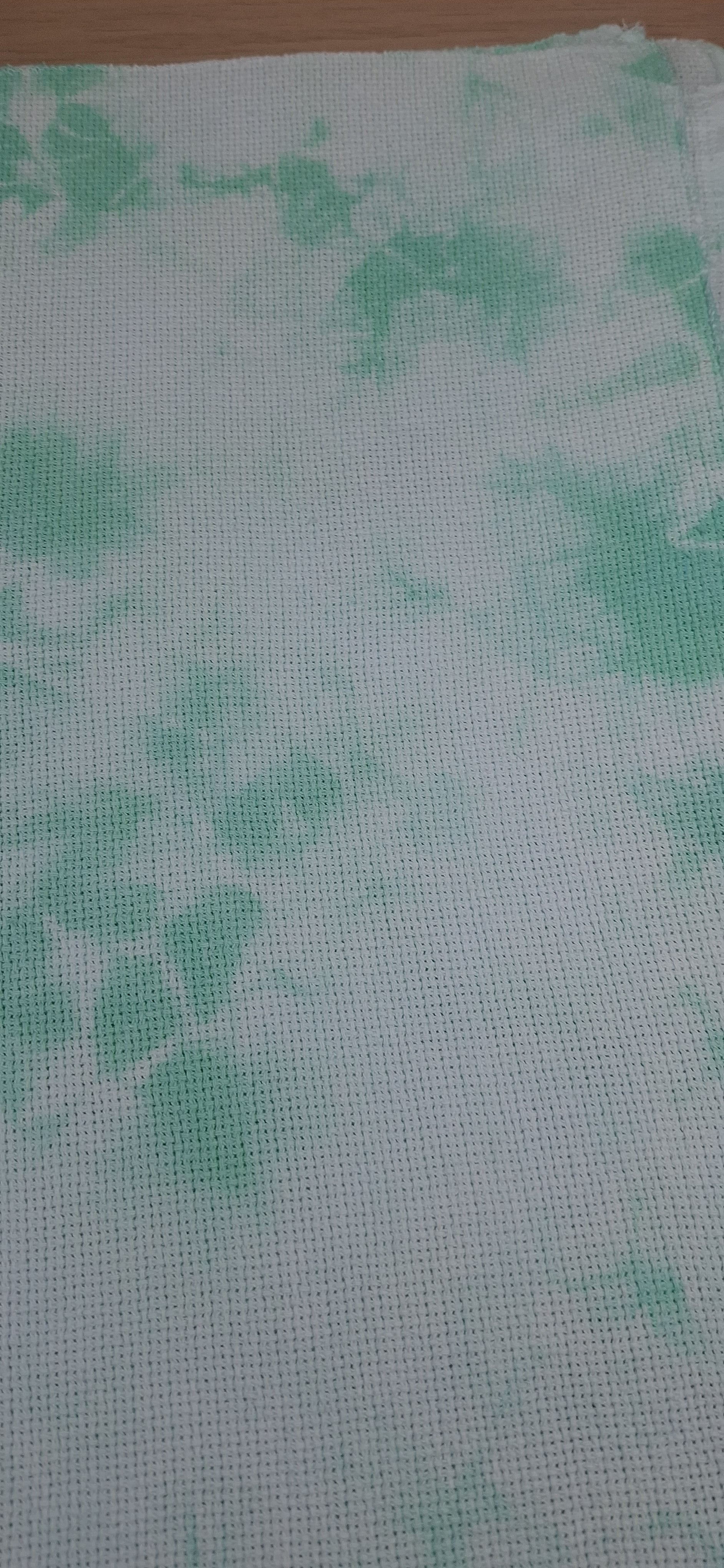 Tela Aida para bordado punto de cruz, color verde efecto marmoleado