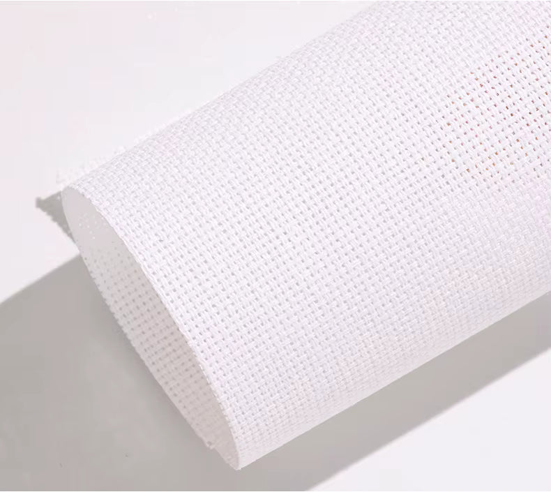 Tela para bordar, aida, cuenta de 16 / 18 count, material 100% algodón. Tamaño 49 x 75 cm.